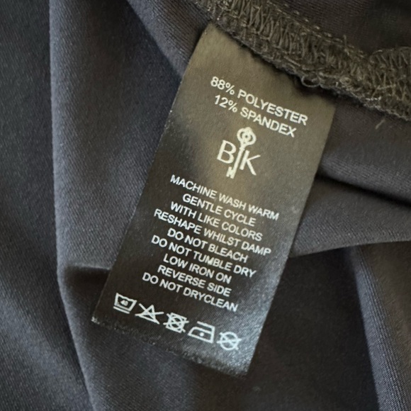 Belyn Key Womens Small Keystone Navy Blue Sleeveless Tank Shirt New Golf - Picture 2 of 5